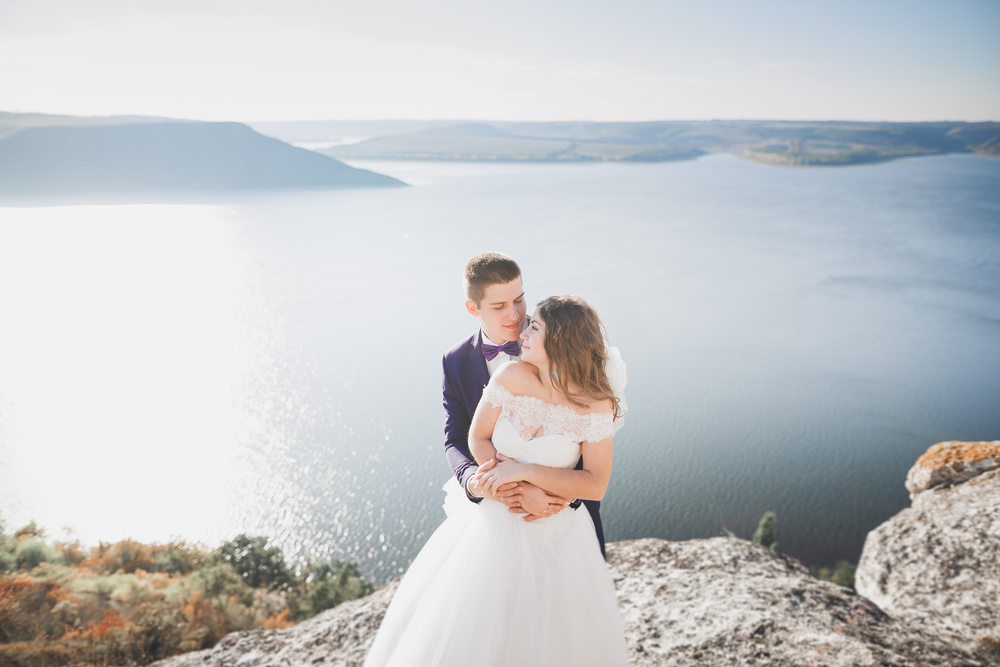 幸福的新婚夫妇